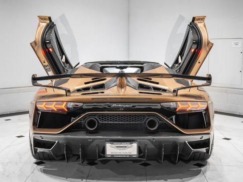 Used 2021 Lamborghini Aventador SVJ AWD/4WD image 19
