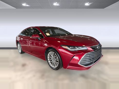 Used 2019 Toyota Avalon Limited FWD image 7