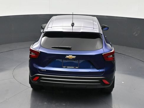 Used 2024 Chevrolet Trax LS w/ LS Convenience Package FWD image 15