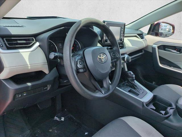 Used 2021 Toyota RAV4 XLE w/ Convenience Package FWD image 10