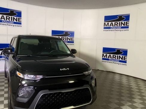 Used 2022 Kia Soul LX w/ Technology Package FWD image 4