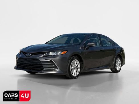 Used 2024 Toyota Camry LE w/ Convenience Package FWD image 3
