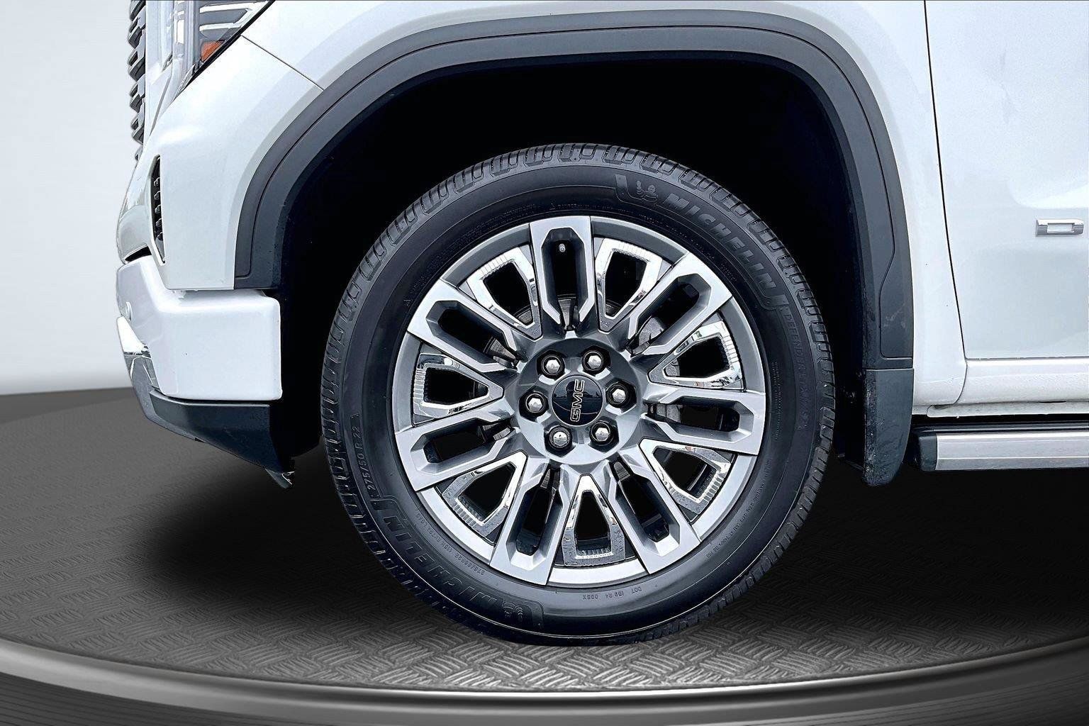 Used 2024 GMC Sierra 1500 Denali Ultimate AWD/4WD image 10
