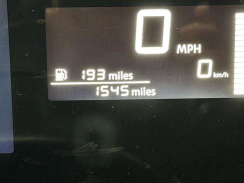 Used 2025 Nissan Kicks S image 6