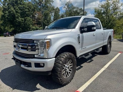 Used 2019 Ford F250 Lariat AWD/4WD image 3