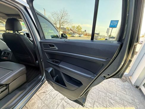 Used 2019 Volkswagen Atlas SE image 32
