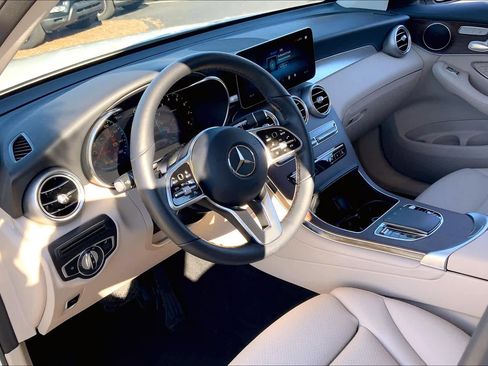 Used 2022 Mercedes-Benz GLC 300 4MATIC image 17