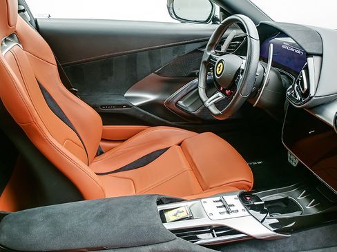Used 2025 Ferrari 12Cilindri RWD image 18