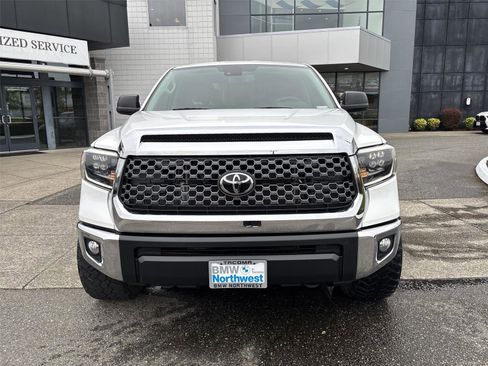 Used 2020 Toyota Tundra SR5 w/ SR5 Upgrade Package AWD/4WD image 2