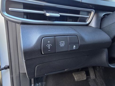 Used 2025 Hyundai Elantra Blue image 30