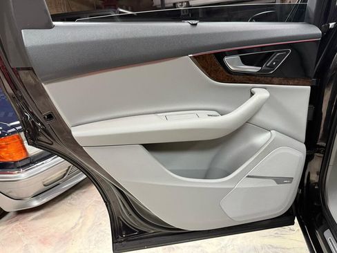 Used 2018 Audi Q7 3.0T Prestige AWD/4WD image 34