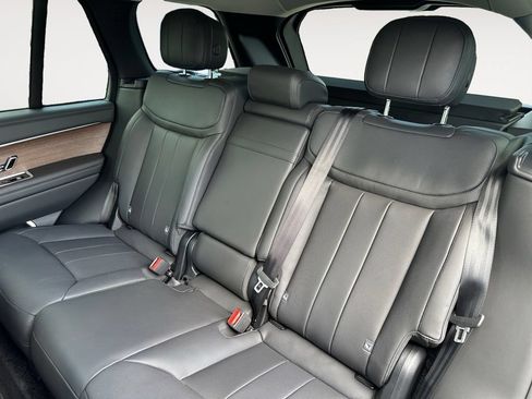 Used 2025 Land Rover Range Rover SE AWD/4WD image 18