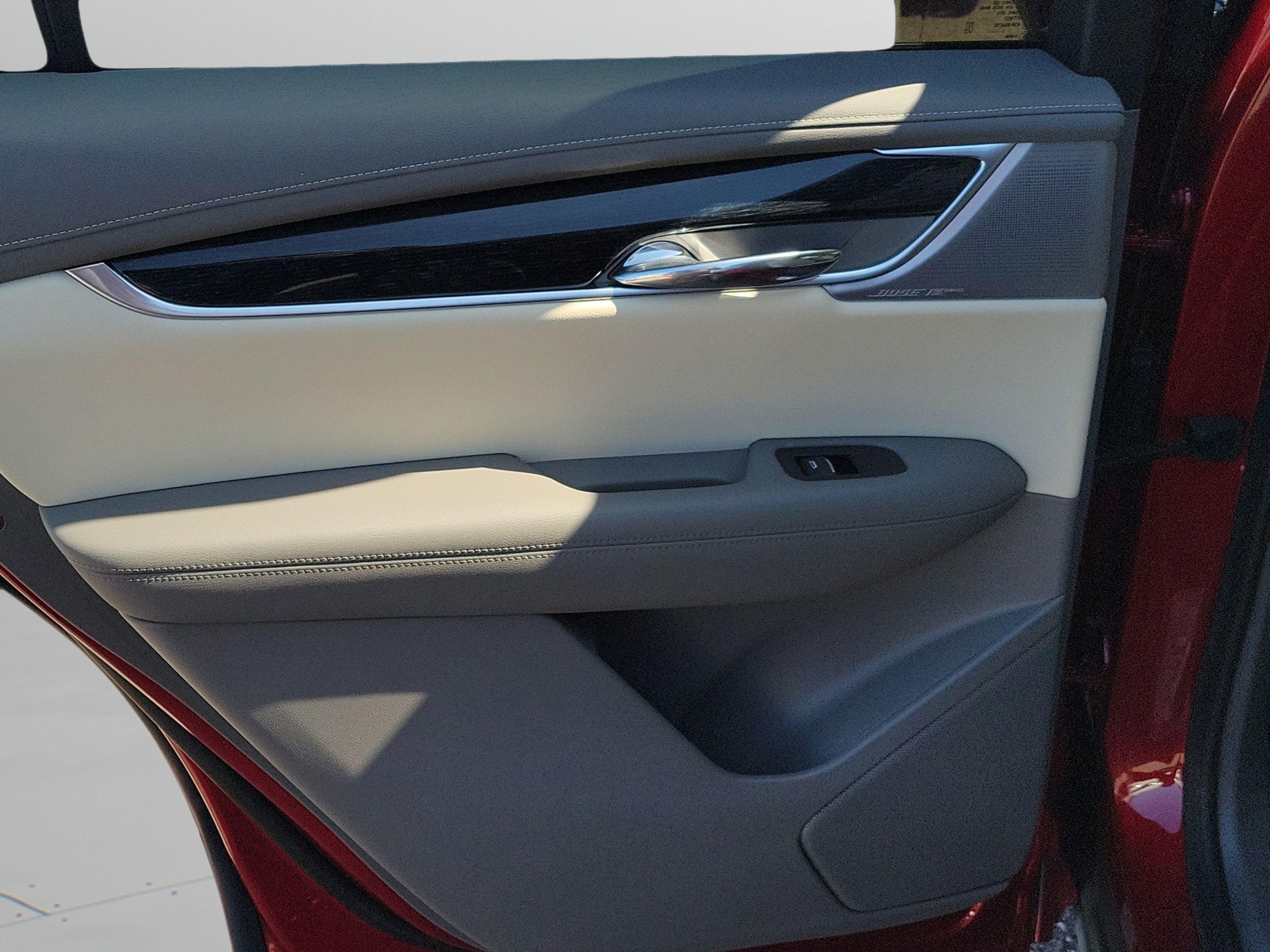 Used 2024 Cadillac XT6 Premium Luxury FWD image 8
