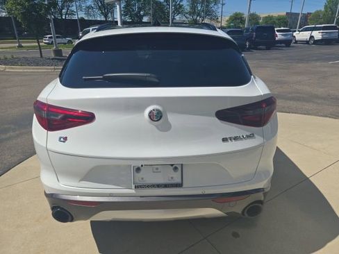 Used 2022 Alfa Romeo Stelvio Ti AWD/4WD image 13