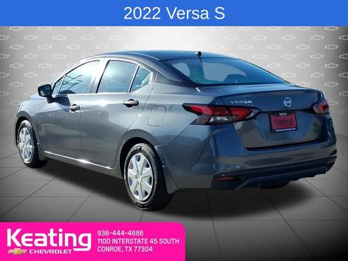 Used 2022 Nissan Versa S FWD image 2