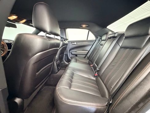 Used 2018 Chrysler 300 S w/ 300S Alloy Package AWD/4WD image 5