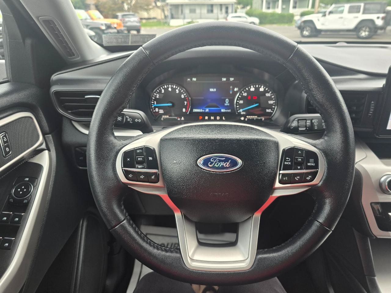 Used 2024 Ford Explorer XLT w/ Class IV Trailer Tow Package AWD/4WD image 7