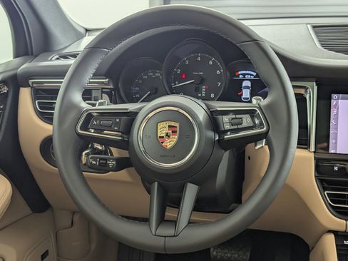 Certified 2026 Porsche Macan AWD/4WD image 21