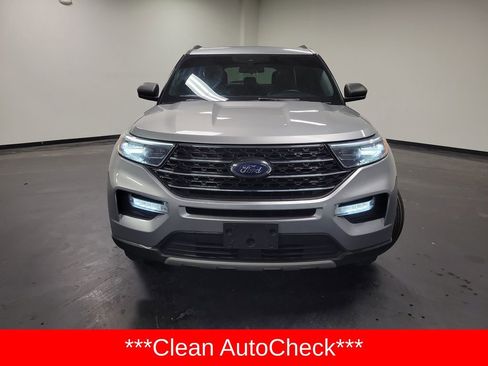 Used 2020 Ford Explorer XLT w/ Equipment Group 202A image 2