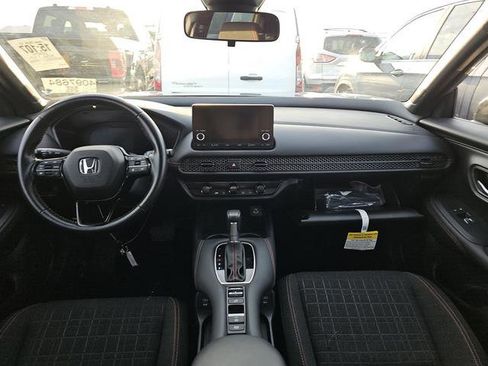Used 2025 Honda HR-V Sport image 15