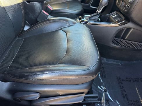 Used 2019 Jeep Compass Limited image 30