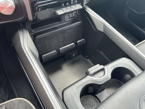 Used 2023 RAM 1500 Laramie AWD/4WD image 31