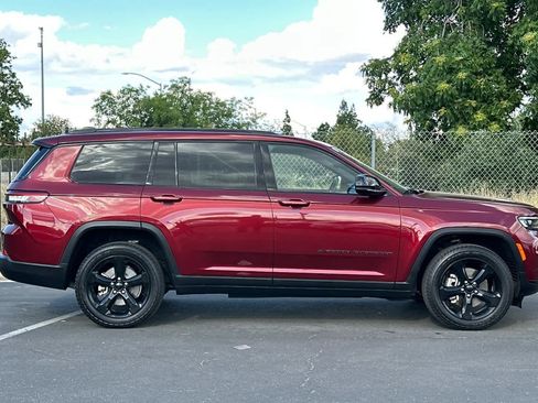 Used 2021 Jeep Grand Cherokee L Laredo RWD image 8