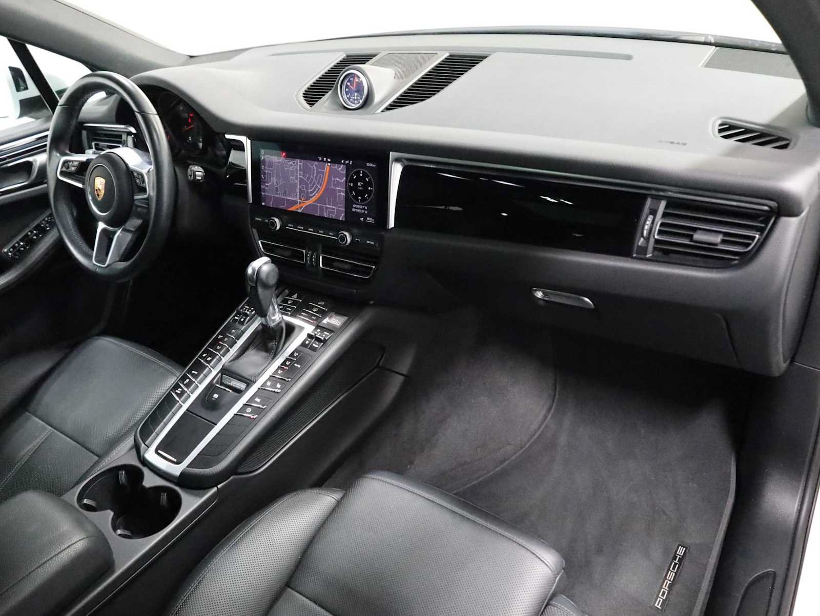 Used 2020 Porsche Macan AWD/4WD image 6