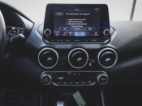 Used 2021 Nissan Sentra SR w/ SR Premium Package image 4