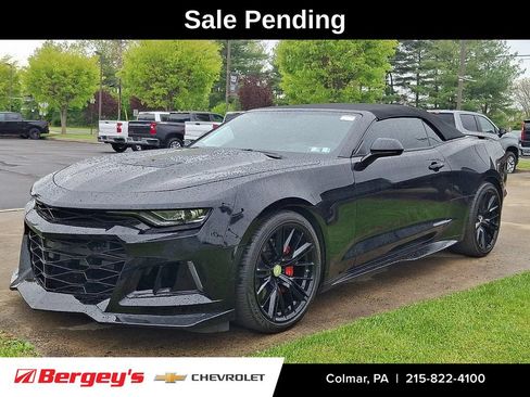Used 2022 Chevrolet Camaro SS RWD image 1
