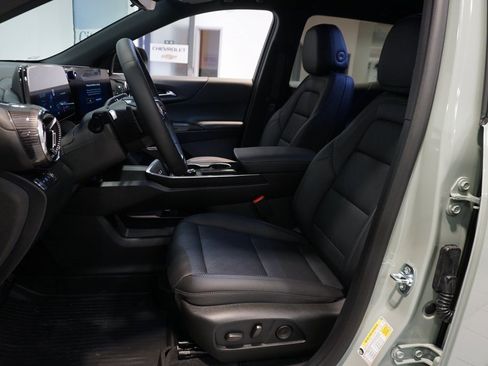 New 2026 Chevrolet Equinox LT w/ Convenience Package II image 10