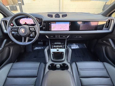 Used 2025 Porsche Cayenne E-Hybrid w/ Premium Package Plus AWD/4WD image 13