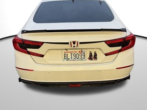 Used 2018 Honda Accord Touring image 13