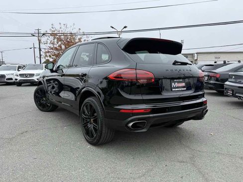 Used 2018 Porsche Cayenne Platinum Edition image 8