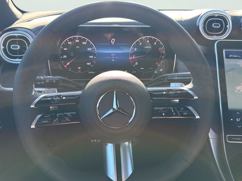 Used 2026 Mercedes-Benz GLC 300 4MATIC image 11
