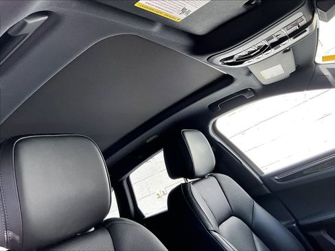 Used 2025 Porsche Macan image 27