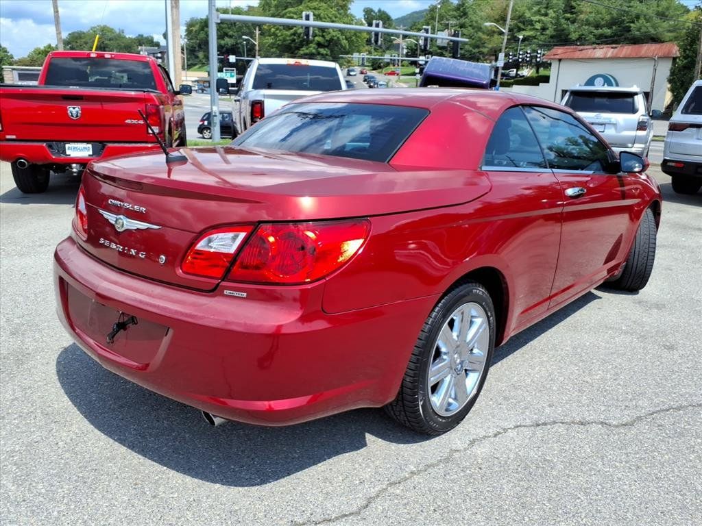 Used 2010 Chrysler Sebring Limited FWD image 4