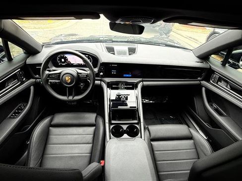 Used 2025 Porsche Panamera 4 w/ Premium Package image 20