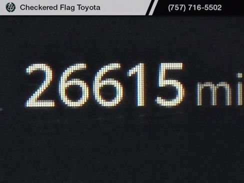 Used 2025 Toyota Camry SE FWD image 11