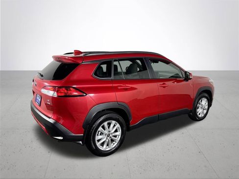 Used 2023 Toyota Corolla Cross LE w/ Moonroof Package image 6