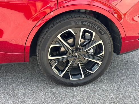 Used 2024 Lincoln Nautilus Reserve w/ Equipment Group 202A AWD/4WD image 9