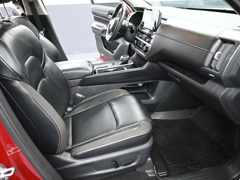 Used 2022 Nissan Pathfinder SL w/ SL Premium Package image 20