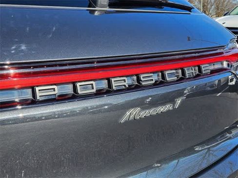Used 2024 Porsche Macan image 12