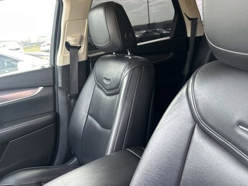 Used 2017 Cadillac XT5 Luxury w/ Driver Awareness Package image 21