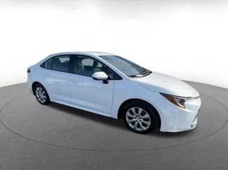 Used 2025 Toyota Corolla LE video 2