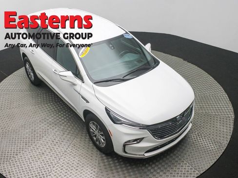 Used 2024 Buick Enclave Premium image 3