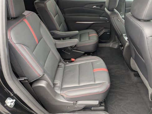 Used 2024 Chevrolet Traverse RS image 22