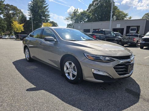 Used 2023 Chevrolet Malibu LT image 1