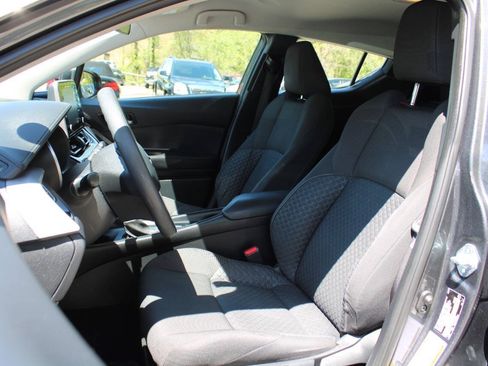 Used 2021 Toyota C-HR LE FWD image 24
