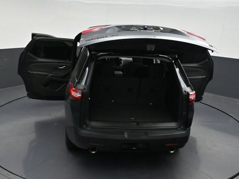 Used 2021 Chevrolet Traverse LT FWD image 36